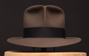 Read more about the article Smoke-Grey Clipper