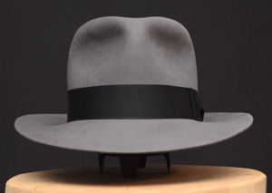 Temple Fedora in stone grey