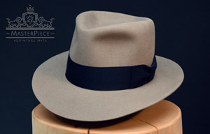Klassischer Fedora Hut aus ungefärbtem Filz - adVintage MasterPiece