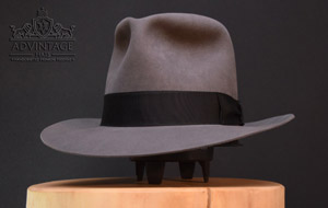 Kingdom Travel Fedora hat in Stone Grey