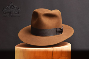 Temple Fedora Hat in Raiders-Sable