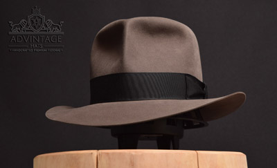 Clipper / Travel Fedora hat (Raiders Style) in Smoke-Grey