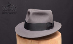 Read more about the article Custom classic Fedora hat in Imperial grey
