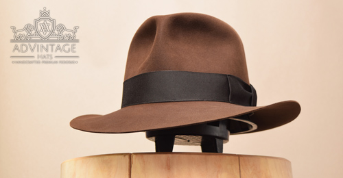 Temple Fedora Hat in True-Sable (Minen Szene)