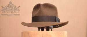 Mehr über den Artikel erfahren Temple Fedora Hut (Minen Szene) in Sable