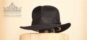 Mehr über den Artikel erfahren Dezenter MasterPiece SoC Fedora Hut in Black