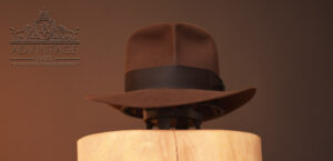 Mehr über den Artikel erfahren Legend Raider Fedora Hut mit Raiders-Turn in True-Sable